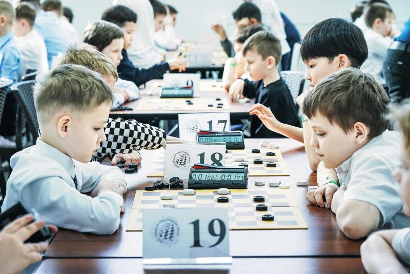 От классики до блица: В Самарской области играют лучшие молодые шашисты России