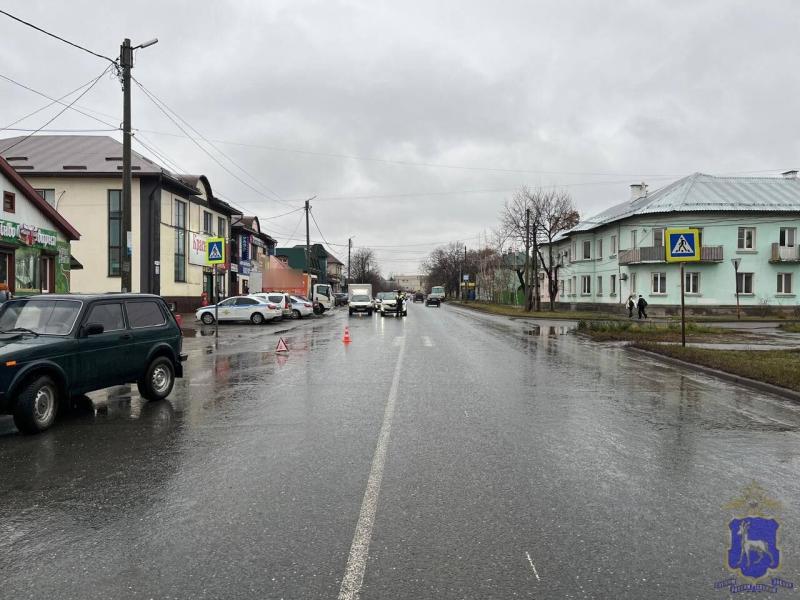 LADA Niva сбила женщину с ребенком на пешеходном переходе в Сызрани