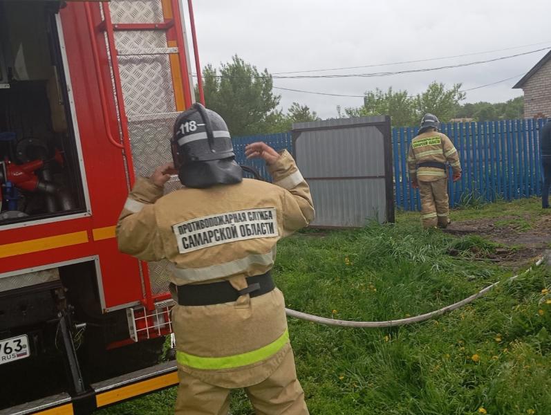 В Исаклинском районе 19 мая пожарные потушили баню