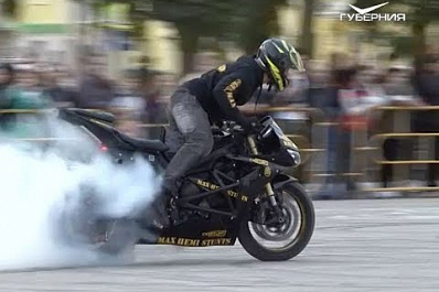 Опасные трюки и уникальная техника: в Жигулевске прошёл необычный праздник