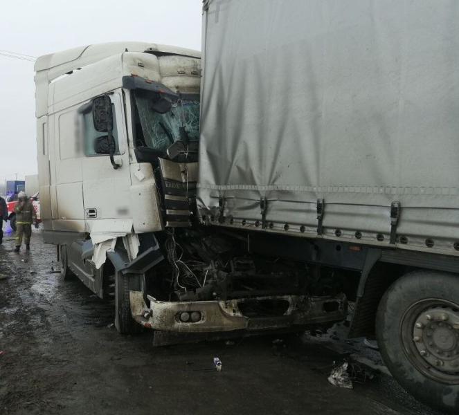 В Волжском районе 31 января столкнулись два большегруза