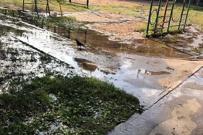 В Самаре затопило детскую площадку