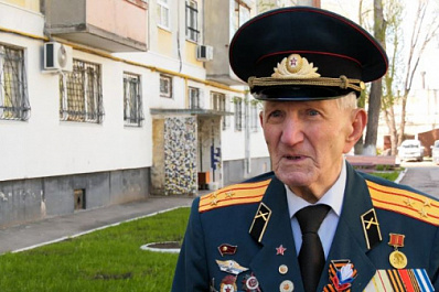 В Самарской области устроили мини-парад для участника Сталинградской битвы