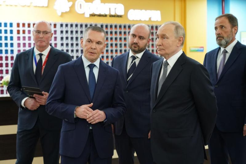 Владимир Путин в Самаре по видеосвязи открыл новые спортобъекты России