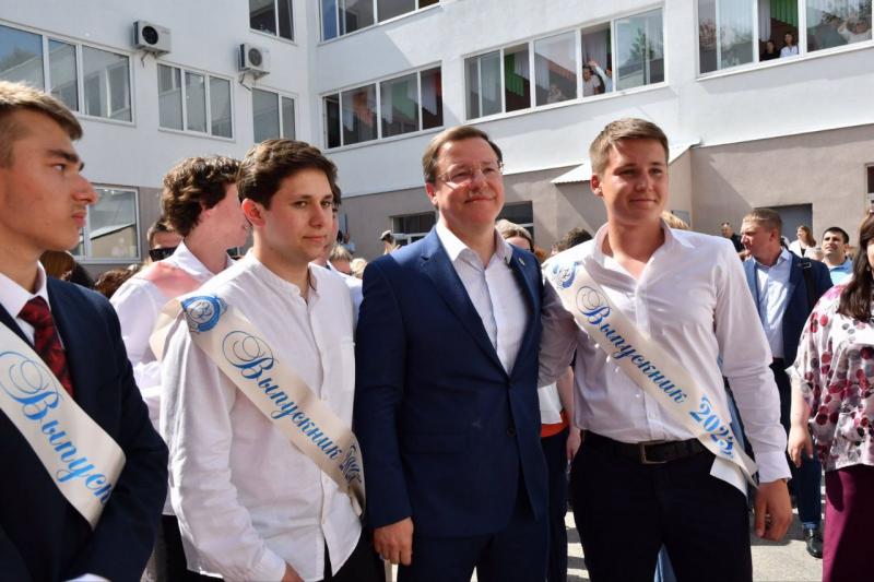 Главная новость: губернатор дал напутствие выпускникам самарских школ