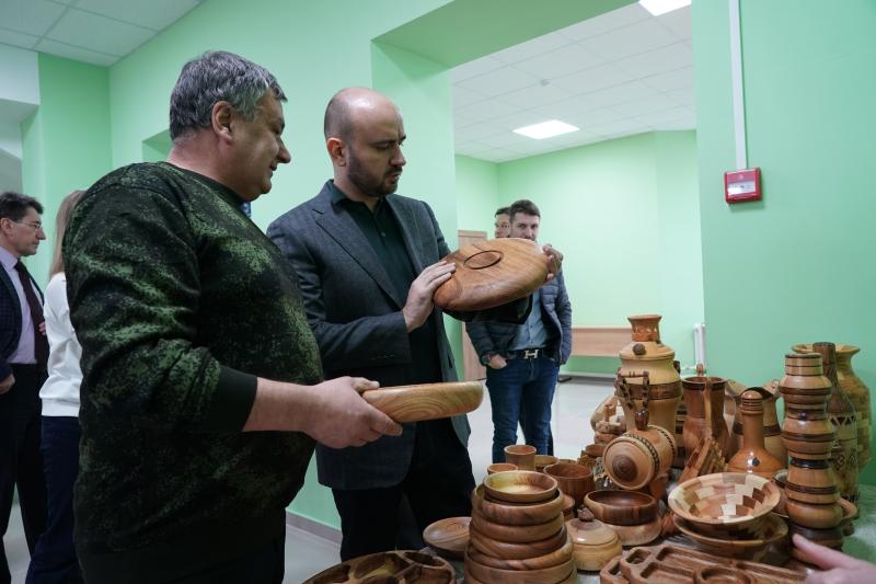 Поддержка районов, развитие медицины, встреча депутатов с бойцами СВО: читайте в свежем номере "Волжской коммуны" 11 декабря