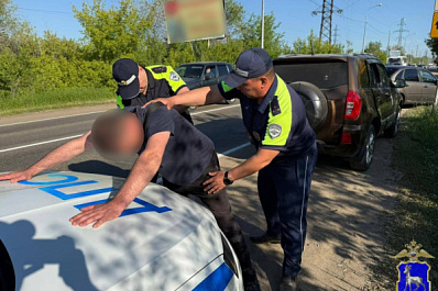 В Самарской области полицейские задержали водителя с крупной партией наркотиков