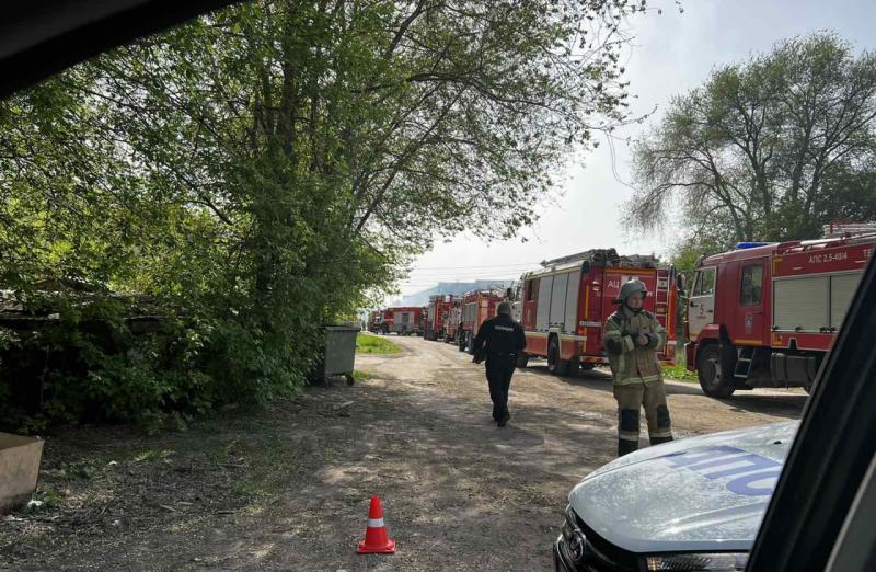 В Самаре эвакуируют жителей горящего дома на улице Кабельной