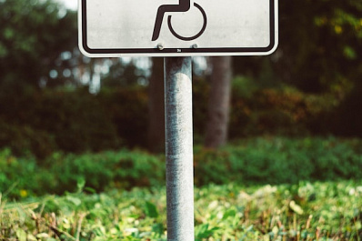 Власти региона приобретут 40 машин для нужд детей-инвалидов