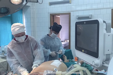 Прикрыл собой детей: российские военные врачи спасли жителя Изюма