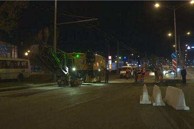 В Самаре на Московском шоссе укладывают новый асфальт