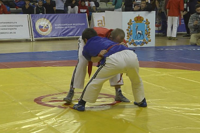В Самаре стартовал чемпионат России по борьбе на поясах