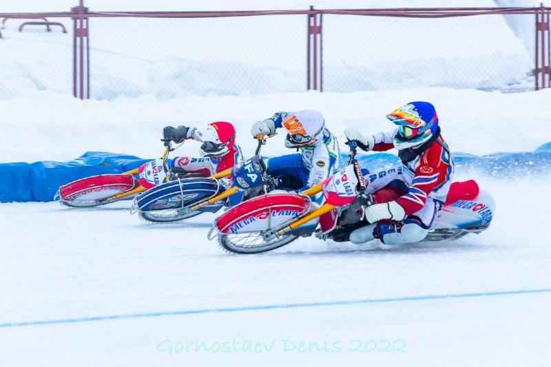 Гонщики "Мега-Лады" выступят в финале чемпионата России по мотогонкам на льду