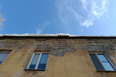 В Самаре аварийную общагу, где живут двое сирот, расселят до конца 2025 года