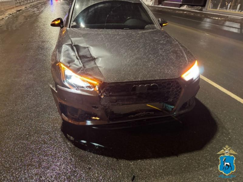 В центре Самары мужчина на Audi A4 сбил 23-летнюю девушку