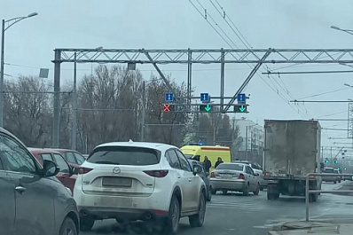 На дороге – пробка, водитель – в больнице: в Самаре на Московском шоссе столкнулись две Toyota RAV4