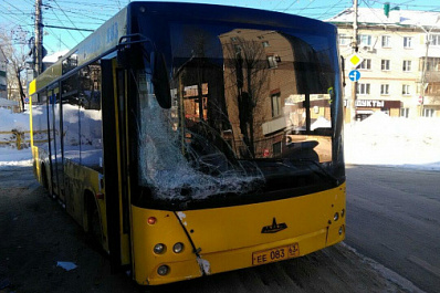 В Тольятти автобус протаранил скорую помощь, есть пострадавшие