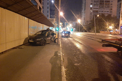 Неопытный водитель каршеринга в Самаре протаранил столб