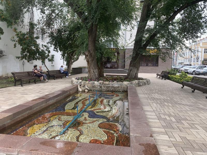 В Самаре в сквере "Три вяза" обновили фонтан и территорию