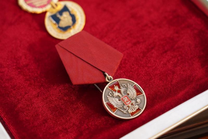 Вячеслав Федорищев вручил награды ветеранам и работникам строительной отрасли Самарской области