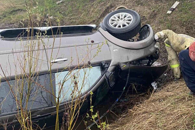 В Самарской области автоледи на Mitsubishi опрокинулась в кювет