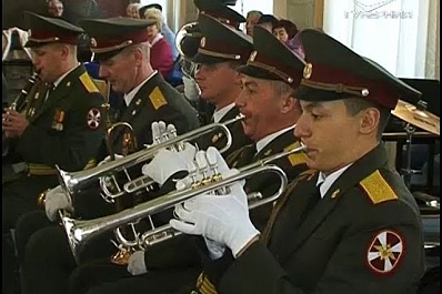 Оркестр Росгвардии сыграл вальс для пожилых людей в Самаре