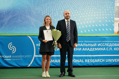 Губернатор Вячеслав Федорищев спел гимн с самарскими студентами