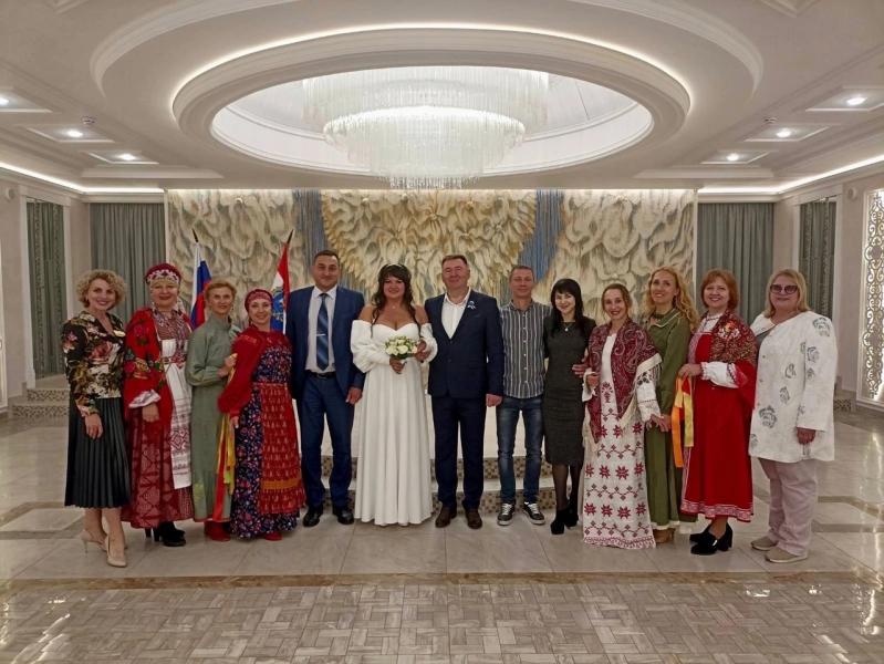 Более 500 семей создано в Самарской области во время фестиваля национальных свадеб