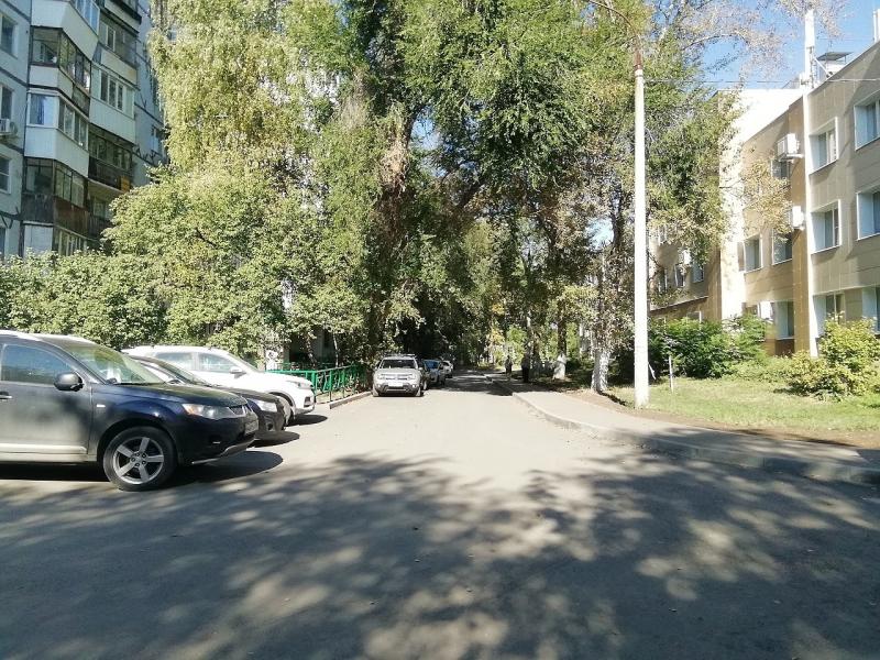 Во дворе на улице Фадеева появились благоустроенная дорога и новые парковочные места