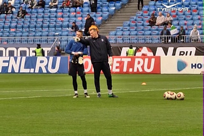 Первая в история стадиона Самара Арена игра начинается в эти минуты