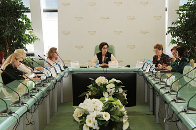 Женщины-депутаты обсудили критерии патриотической работы с молодежью