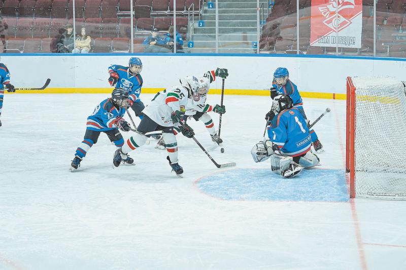 В традиционном хоккейном турнире Кубок Третьяка  участвуют юношеские команды из России и Белоруссии