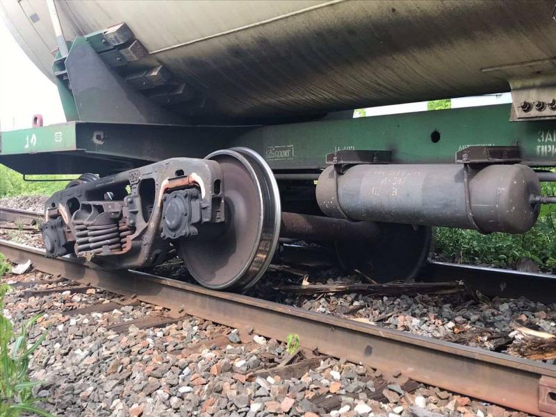 Пять вагонов-цистерн сошли с рельсов под Самарой 21 июля 2022 года