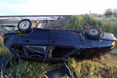 Под Тольятти в аварии с "перевертышем" сильно пострадали водитель и пассажир