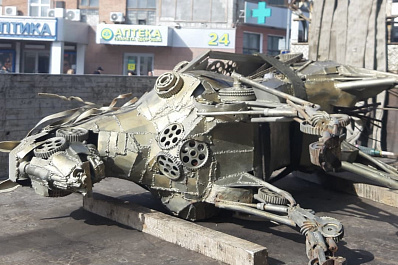 В центре Ульяновска повалили коня депутата гордумы Маркеловой