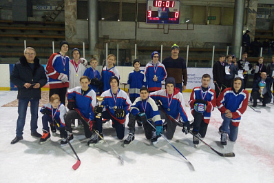 Стали известны победители юбилейной "Золотой шайбы"