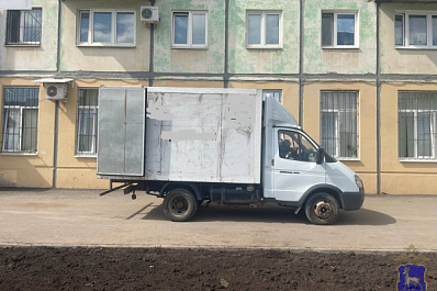 В Самаре водитель грузовой "Газели" наехал на пенсионерку на тротуаре