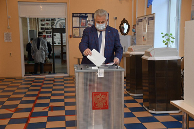 Геннадий Котельников проголосовал по поправкам в Конституцию