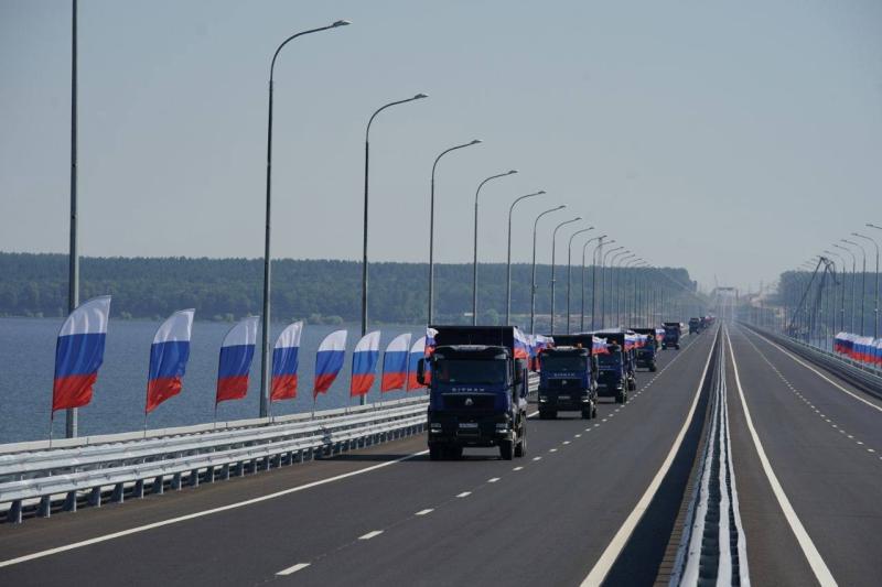 Президент России и глава Самарской области открыли движение по Волжскому мосту