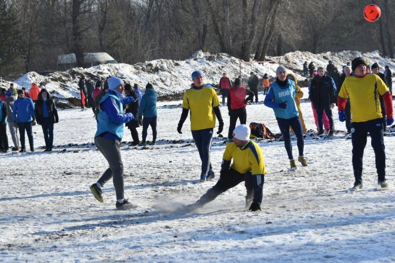 Более 50 команд участвуют в "Зимнем мяче - Богатое"