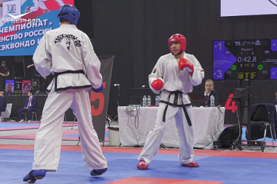 Спарринги и мастерство разбивания досок: в Самаре стартовал чемпионат и первенство России по тхэквондо