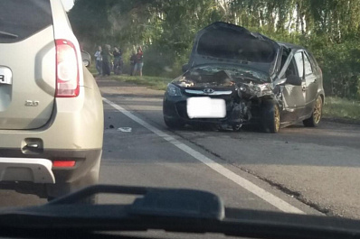 Огромная пробка образовалась из-за ДТП с перевертышем на трассе под Тольятти