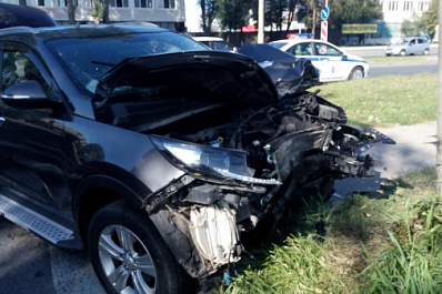 В Тольятти водитель на иномарке сбил мотоциклиста, который ехал навстречу