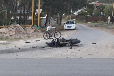 В Тольятти мотоциклист влетел на встречке в попутный Audi с женщиной за рулем