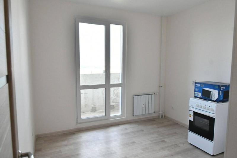 Самарский губернатор передал детям-сиротам ключи от новых квартир в Южном городе