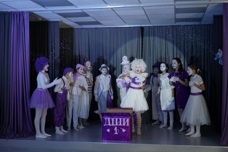 Творят в доме побольше: школу искусств в поселке Черновский открыли в обновленном здании