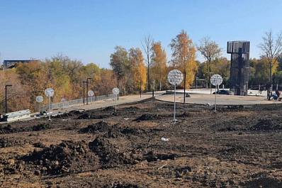 В октябрьском парке Поколений появились светильники в виде одуванчиков 