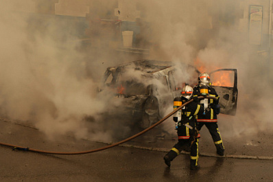 В ПФО мужчина сжег машину бывшего коллеги