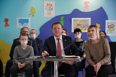 Обсудили проблемы: Дмитрий Азаров принял участие в совещании по вынужденным переселенцам