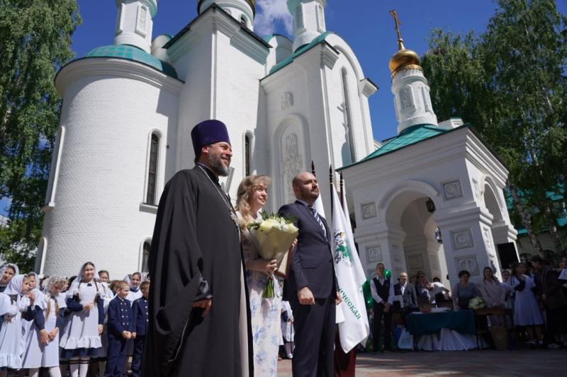 В Автограде отмечают 30-летие Тольяттинской классической гимназии